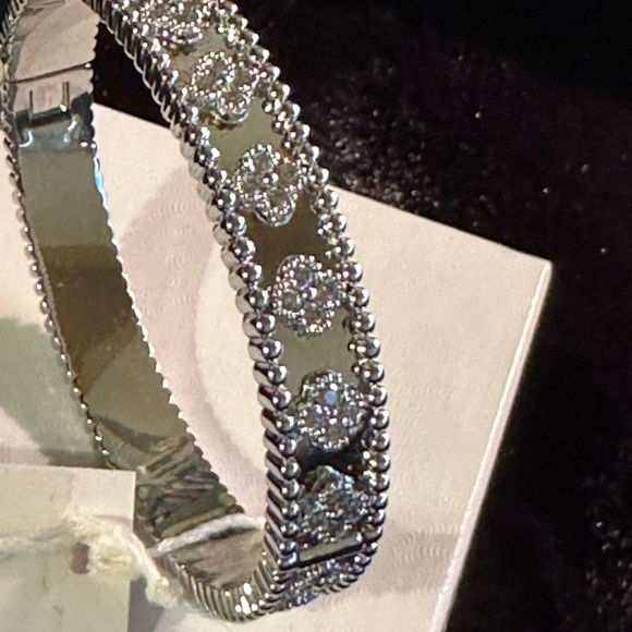 Clover Bracelet CZ and Stainless Steel NWT - Picture 10 of 12